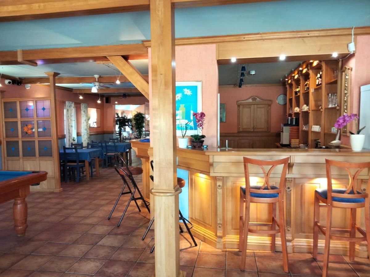 Zajazd Restauracja Machliny Bagian luar foto